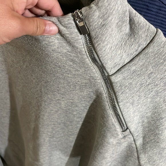 Cozy Karma crossover sweatshirt - Picture 2 of 7